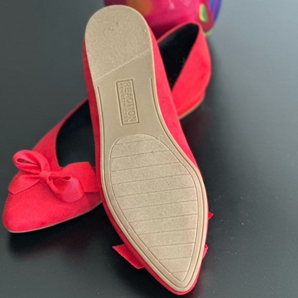Kenneth Cole Reaction flats - Picture 2 of 3